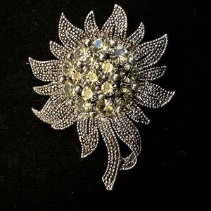 Vintage Floral Brooch